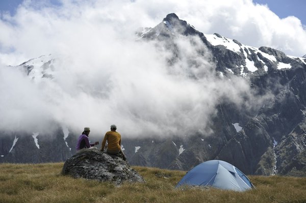 Comment préparer des repas équilibrés en camping pour une expédition de longue durée?